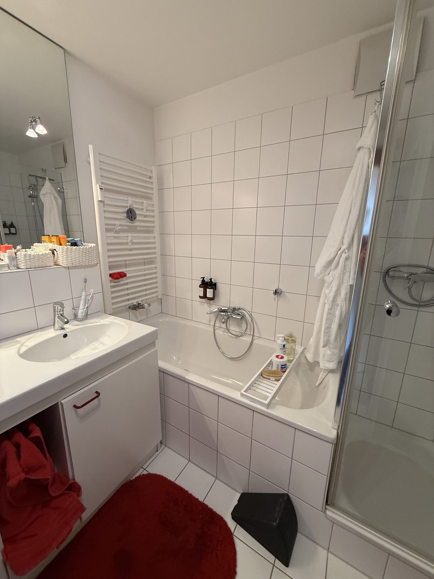 Foto 1 – Vorher. DAs Bad aus 2005 Foto 1 - Vorher. DAs Bad aus 2005